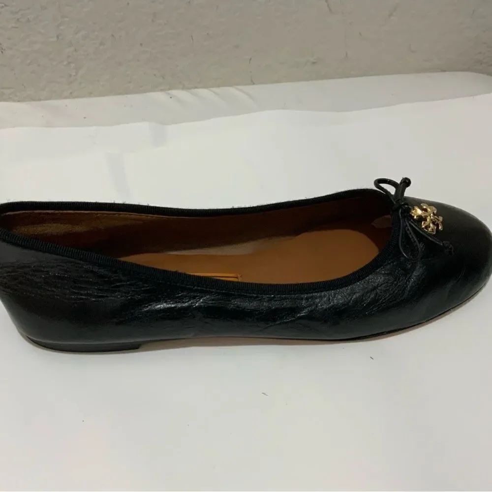 Tory Burch Tory Charm Ballet Flat 10 M Perfect Black Goat Leather Gold Logo $268